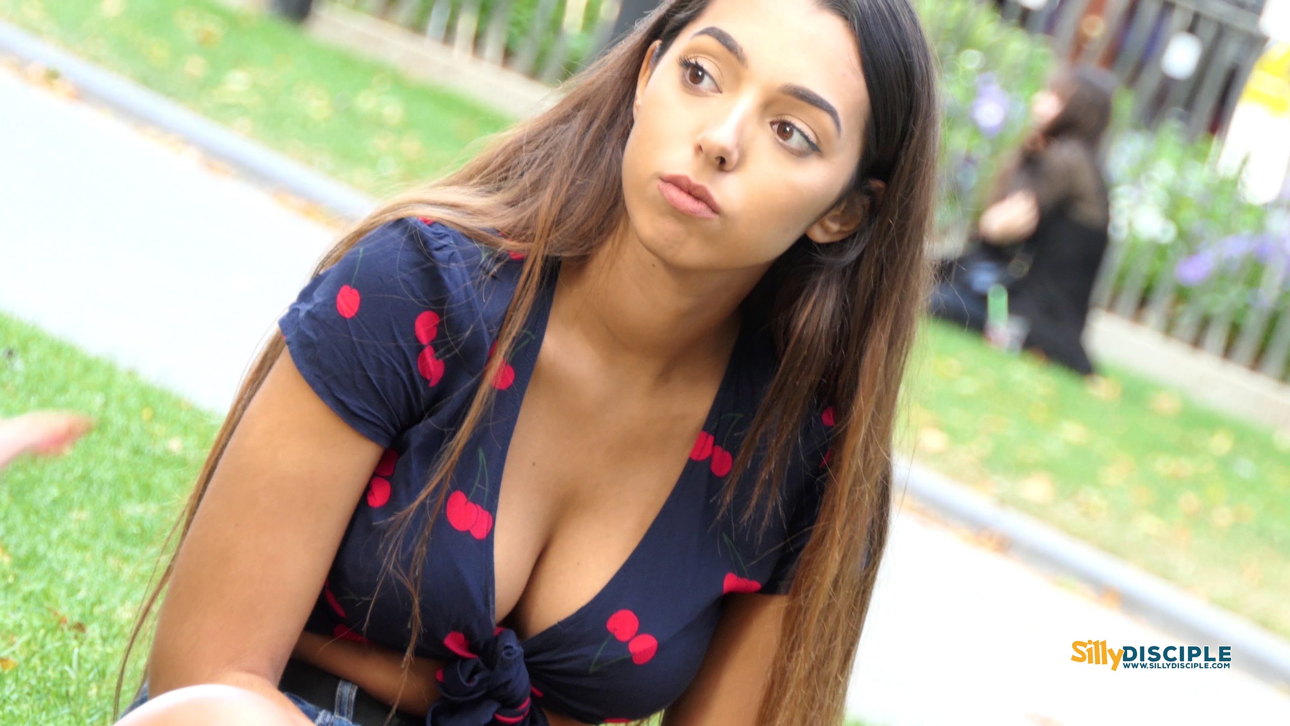 10/10 brunette